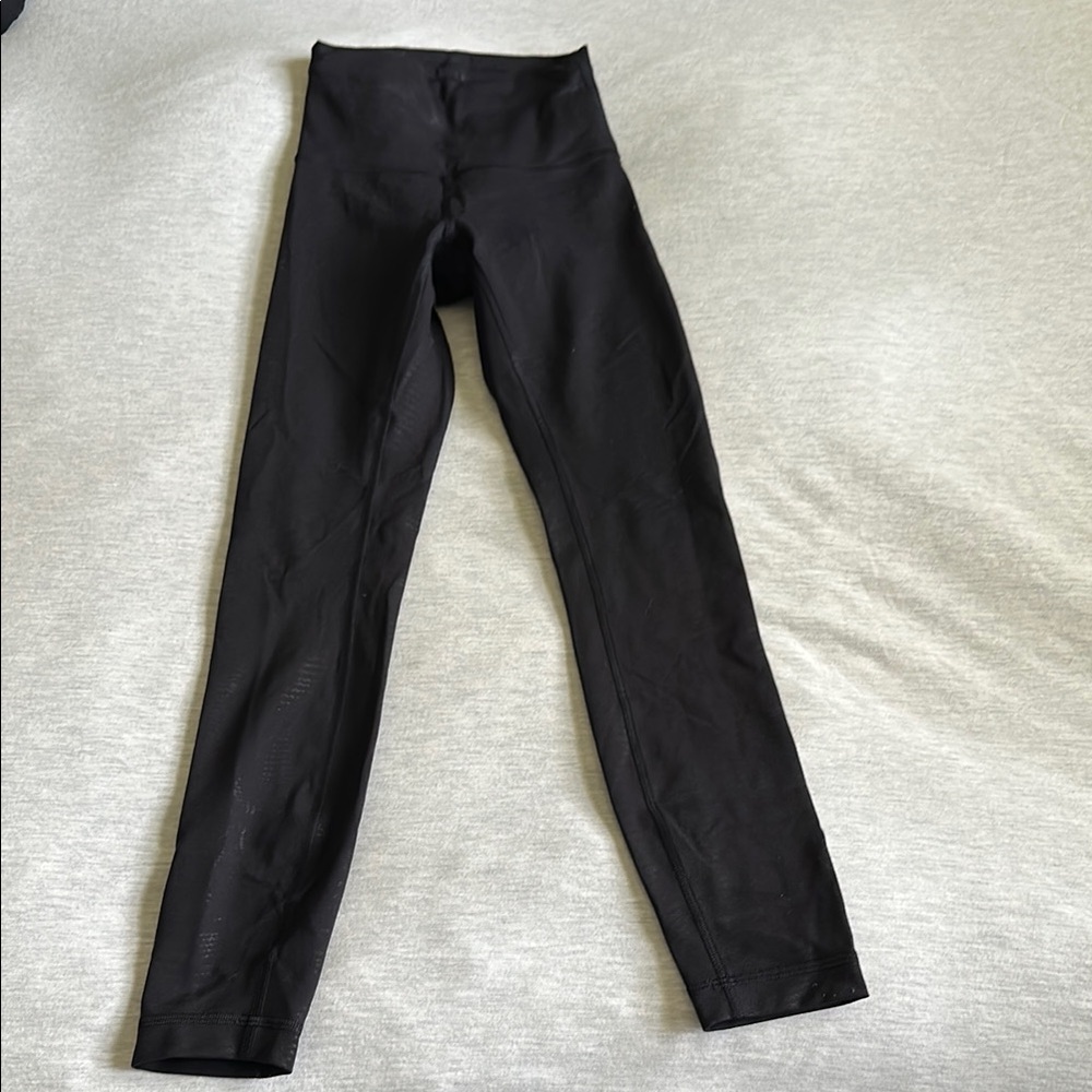 size 0 lululemon leggings with pattern